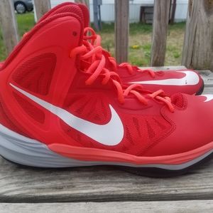 Men's Nike shoes ( size 12)